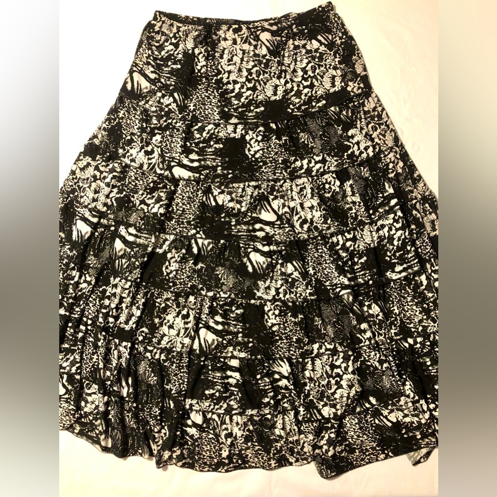 Metro Wear Maxi Skirt tiered size M
